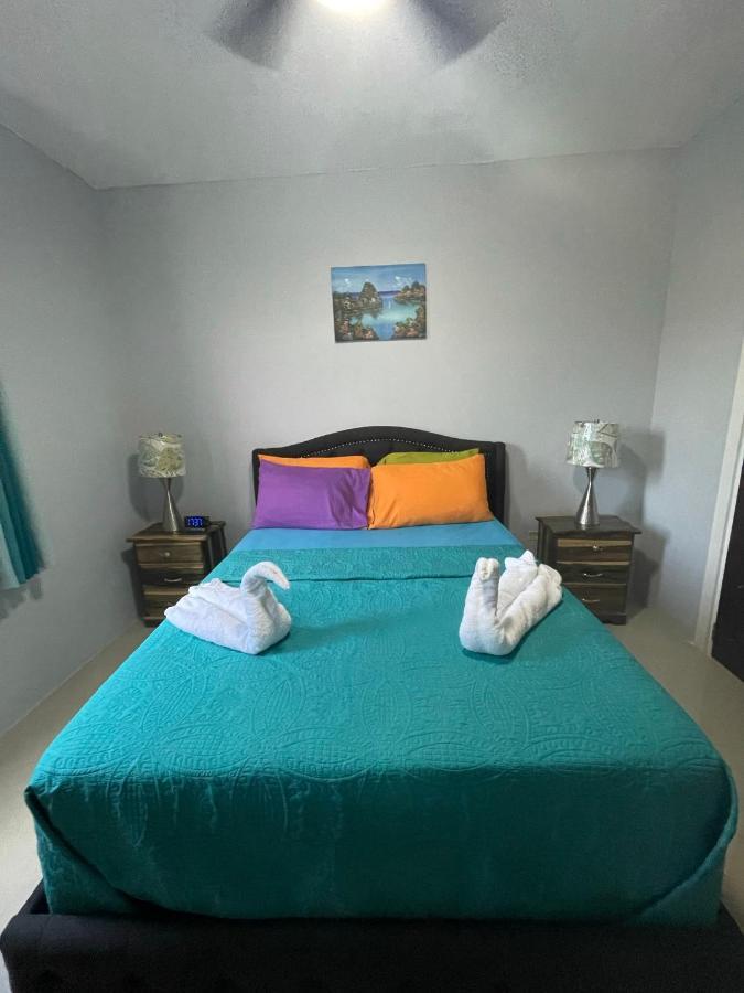 Jamrock Suites Kingston Kültér fotó