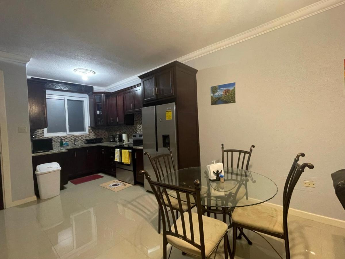 Jamrock Suites Kingston Kültér fotó