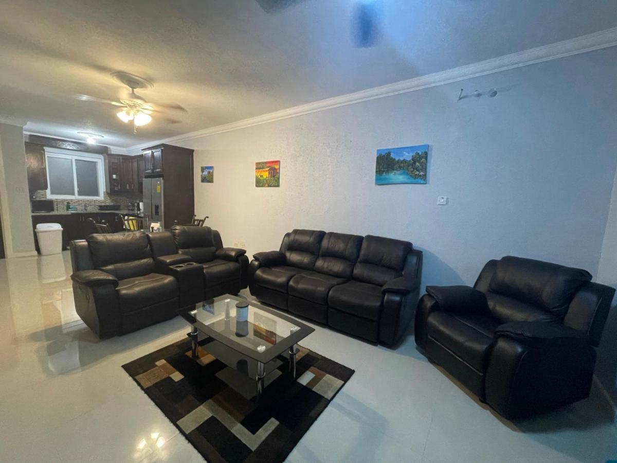 Jamrock Suites Kingston Kültér fotó